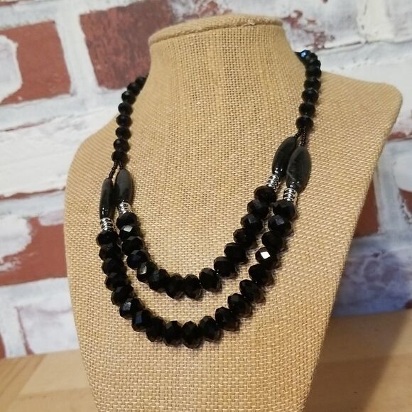 Black Glass Bead Necklace - Picture 1 of 8